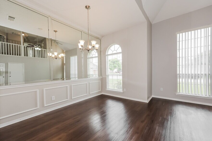 Building Photo - 3222 Eagle Ln