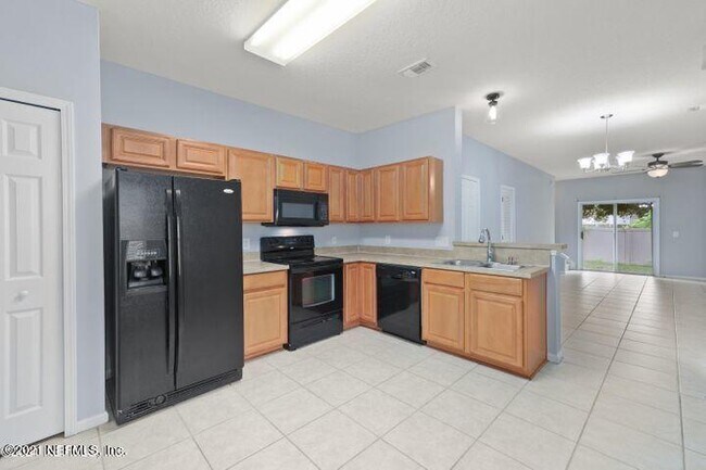 Building Photo - 631 Scrub Jay Dr