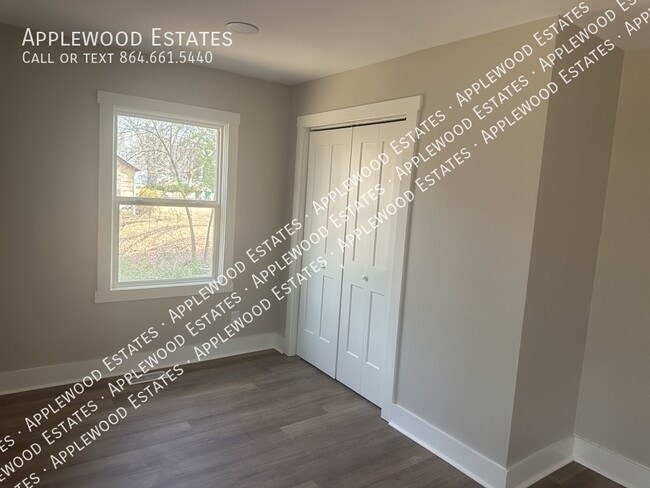 Building Photo - 509 Hetty Hill St