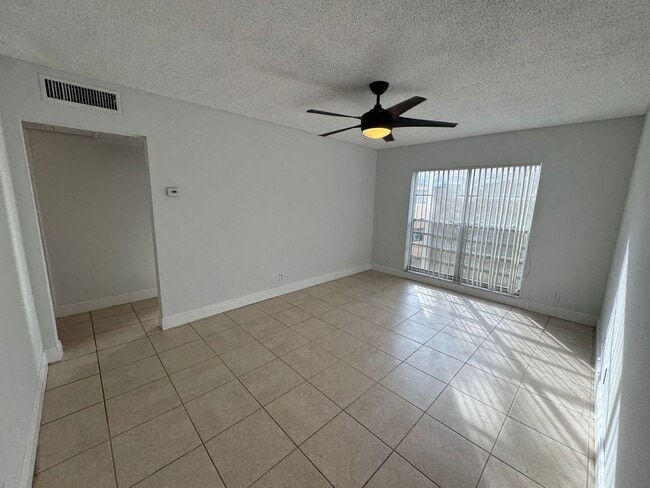 Building Photo - 4501 Treehouse Ln