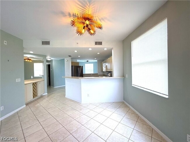 Building Photo - 4013 Palm Tree Blvd
