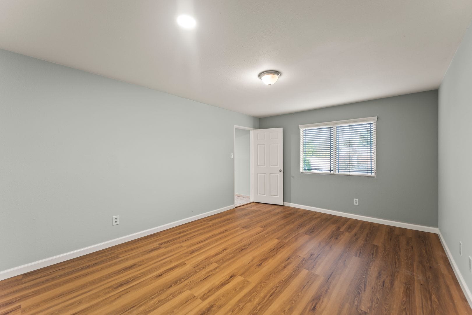 Building Photo - 6297 Orizaba Ave