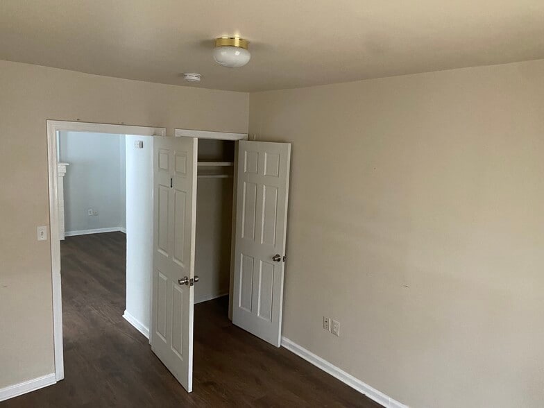 Building Photo - 43 Bradway Ave