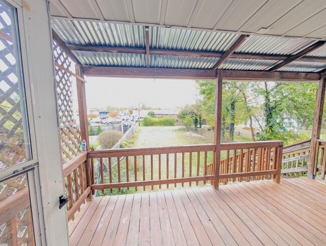 Building Photo - 416 Guilford Ave