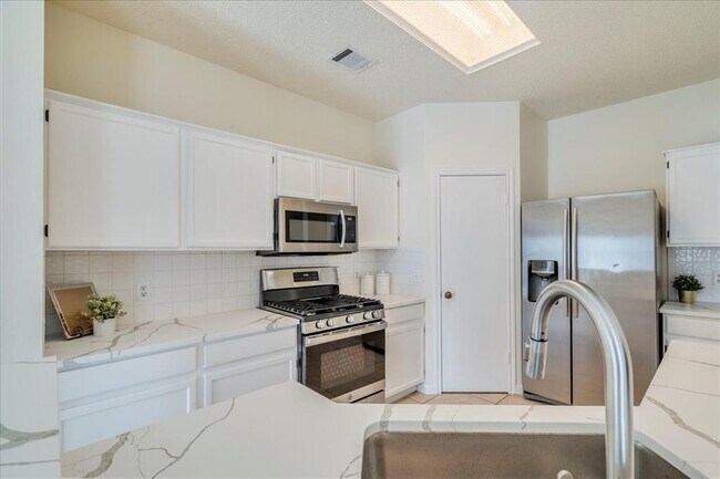 Building Photo - 1021 Black Locust Drive West