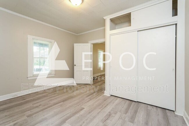 Building Photo - 1504 Cloverdale St