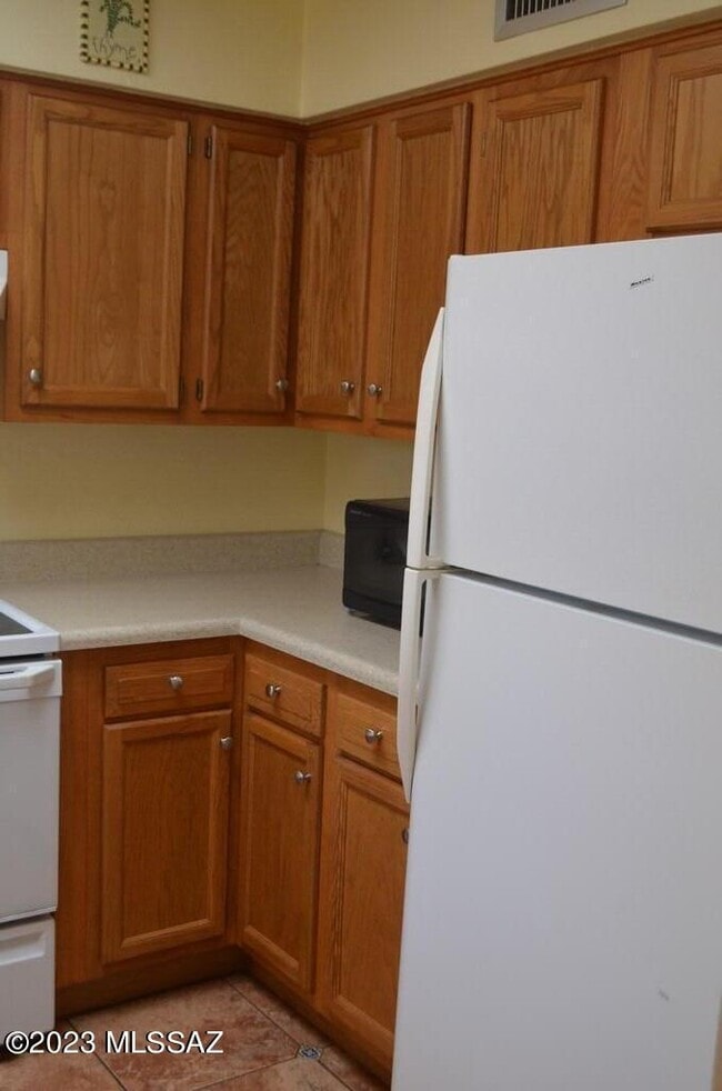 Building Photo - 961 Vía Terrado