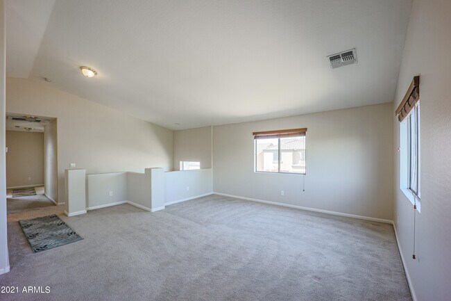 Building Photo - 10938 W Meadowbrook Ave