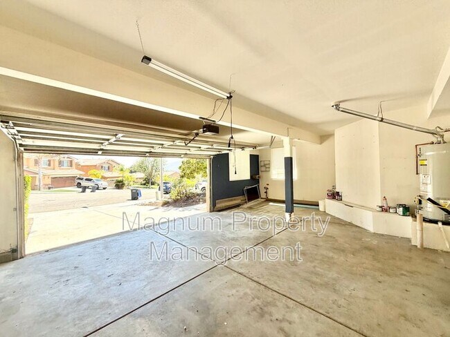 Building Photo - 46383 Vianne Ct