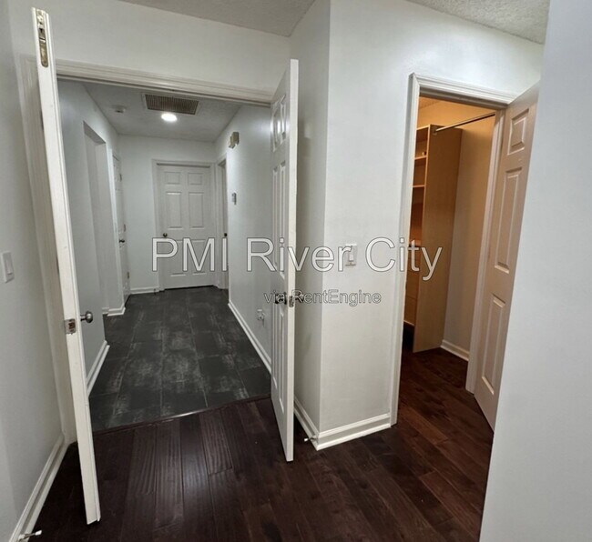 Building Photo - 13951 Summer Breeze Dr