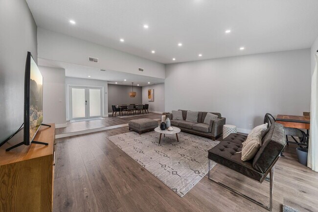 Building Photo - 11371 Torchwood Ct