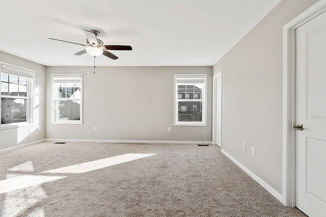 Building Photo - Great corner lot in Austin Creek with Fenced in Yard!