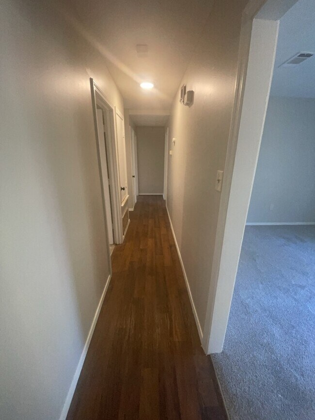 Building Photo - 327 Grover Cleveland Cir