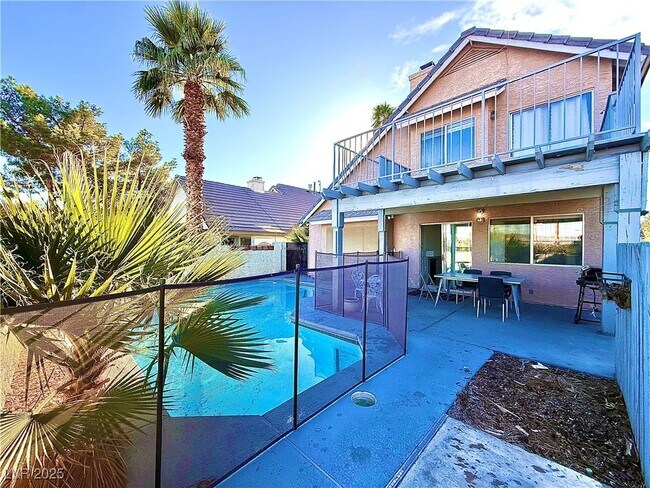 Building Photo - 1663 Duarte Dr