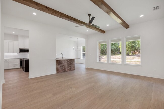 Building Photo - Gorgeous new construction in Flint!