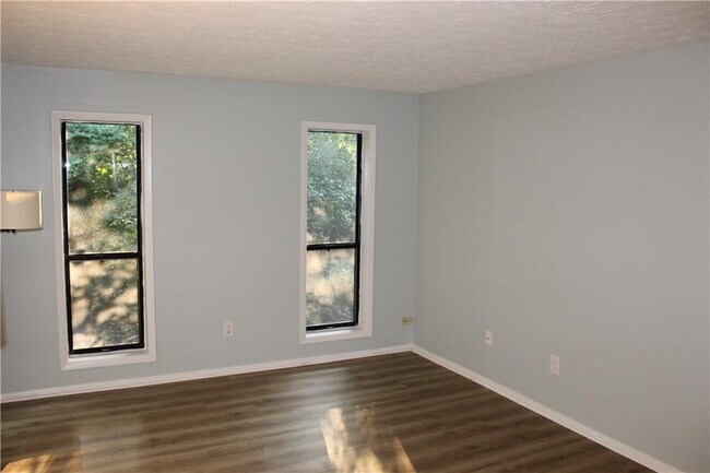 Building Photo - 1508 Wynnes Ridge Cir SE