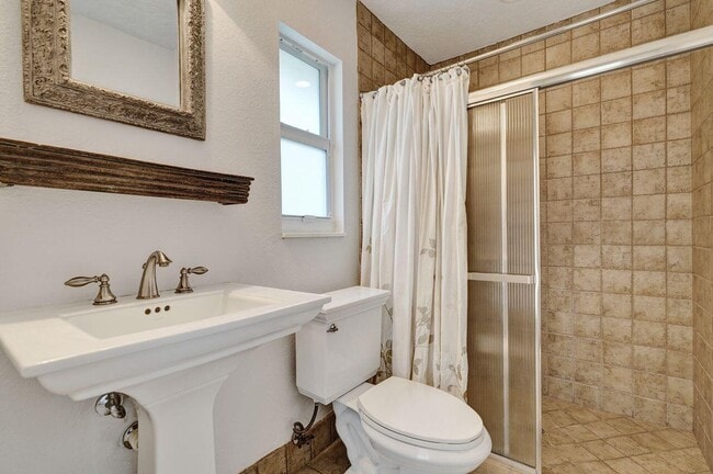 Building Photo - 1283 Barnstaple Cir