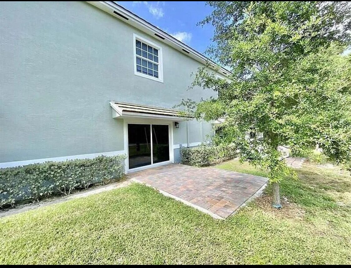 Building Photo - 1060 Crystal Way