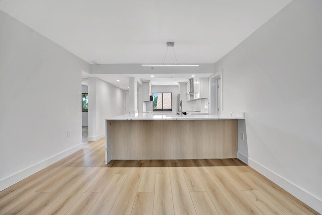 Building Photo - 501 Seafarer Cir