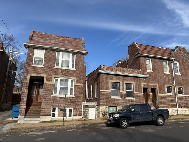 Building Photo - 3557 California Ave