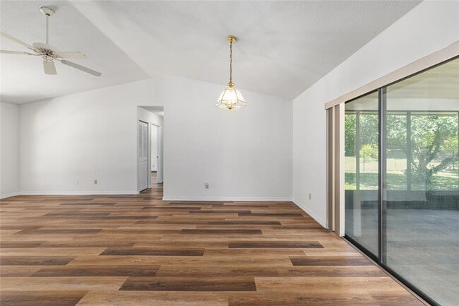 Building Photo - 6057 SE 39th Ave