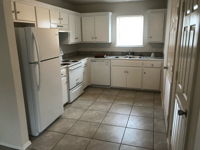 Primary Photo - Plum Duplexes
