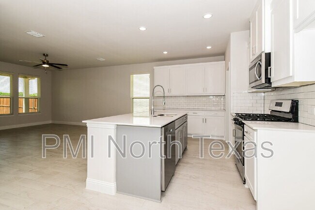 Building Photo - 811 Sicily Blvd