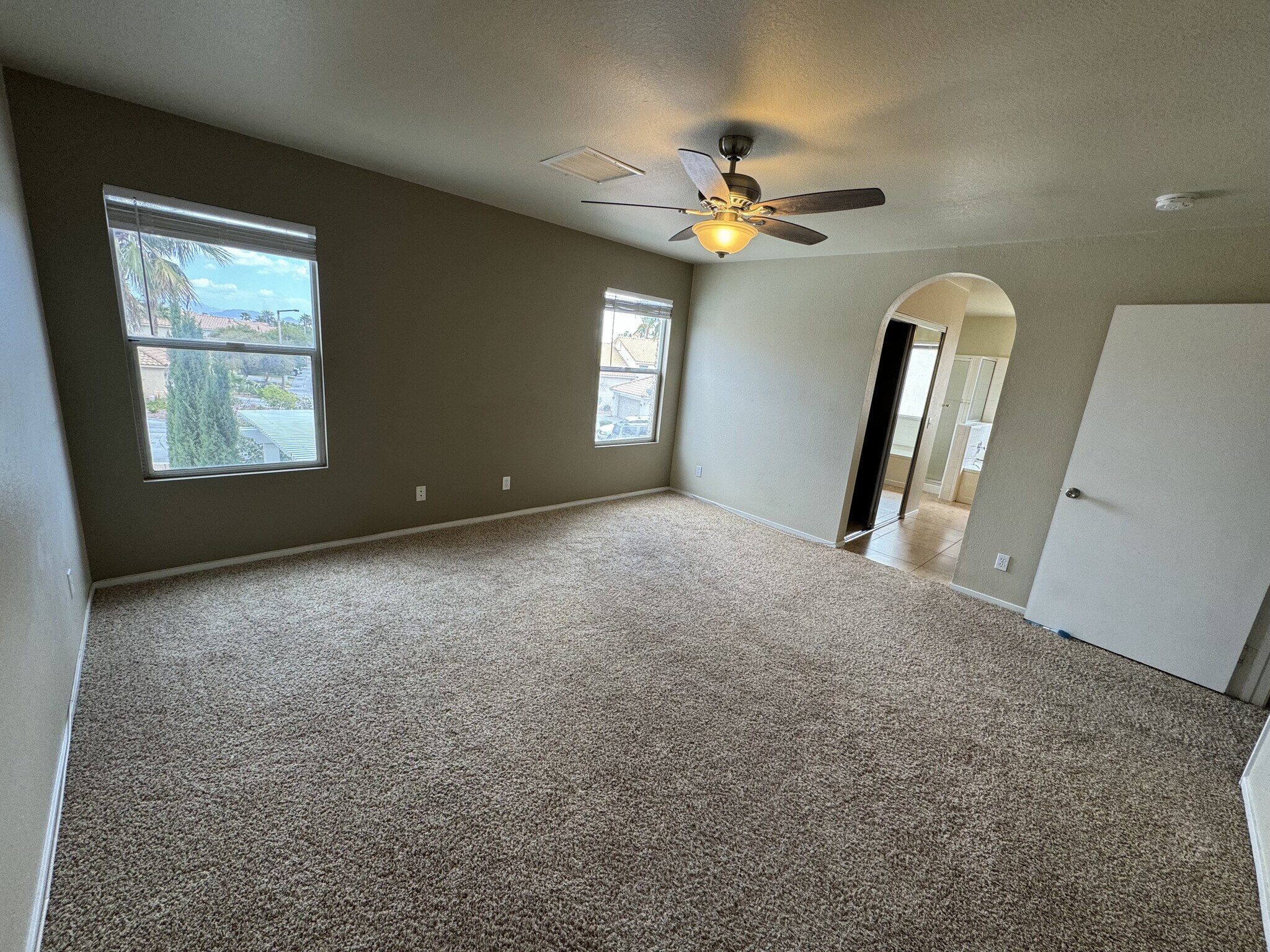 Building Photo - 1652 Sand Canyon Dr