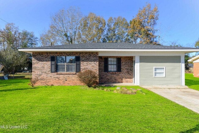 Building Photo - 4/2 in Lucedale
