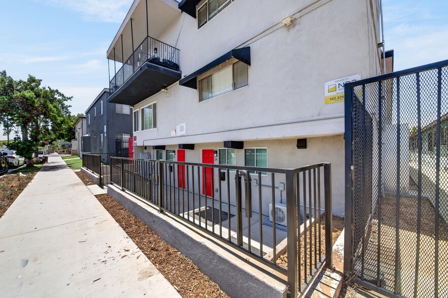 Building Photo - 1121 Daisy Ave
