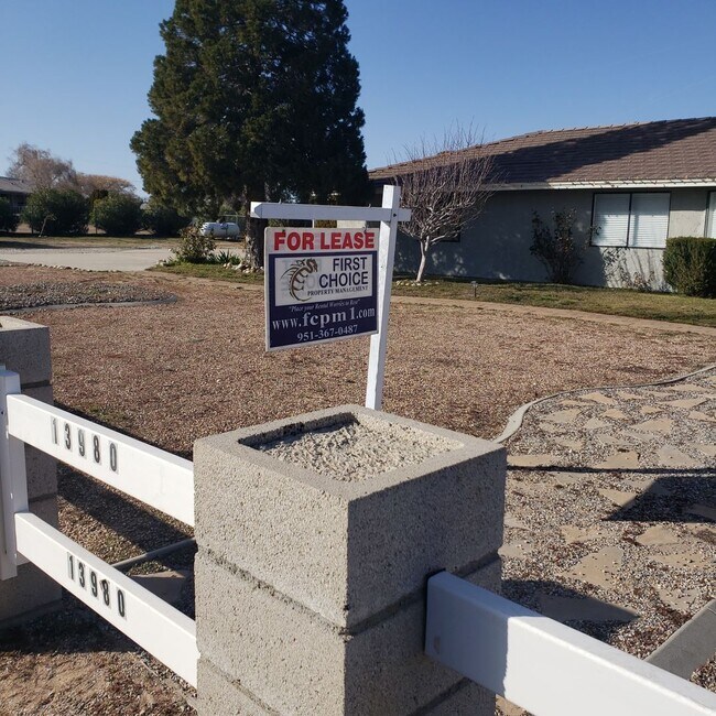 Building Photo - 13980 Mission St