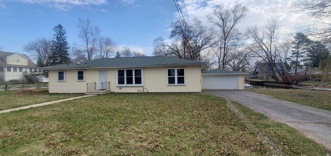 Primary Photo - 112 Scenic Rd