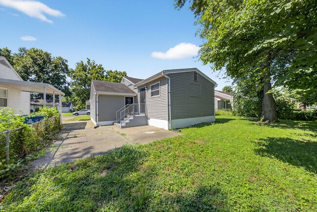 Building Photo - Section 8 Accepted