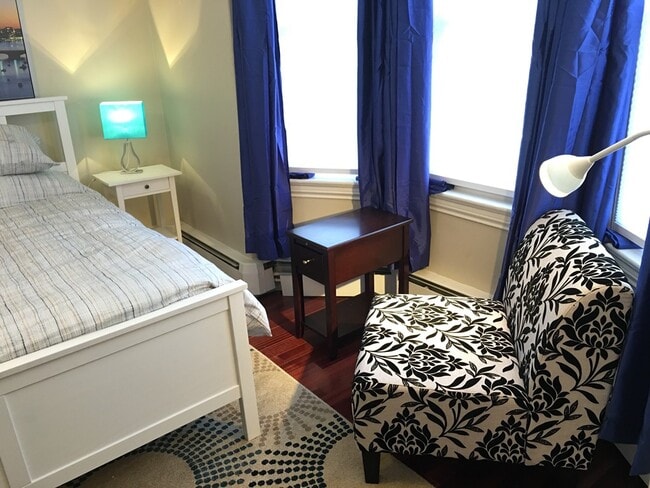 Building Photo - 37 Telegraph St