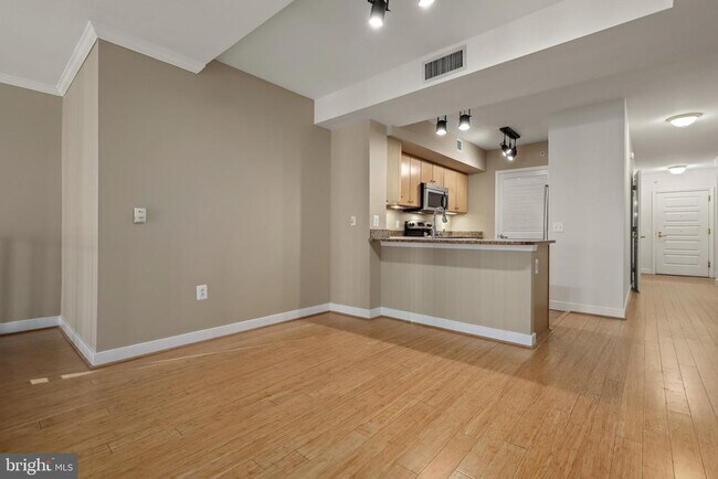 Building Photo - 631 D St NW