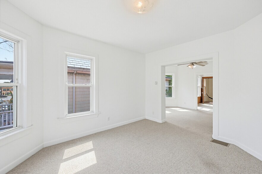Building Photo - 32 Stone Ave