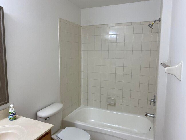 Building Photo - 925 Imperial Lake Rd