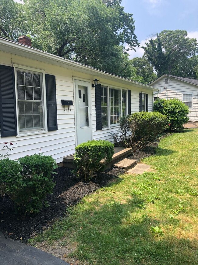 Building Photo - A Three Bedroom Home Near Sprague Street Park