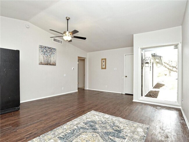 Building Photo - 9405 Quail Meadow Dr