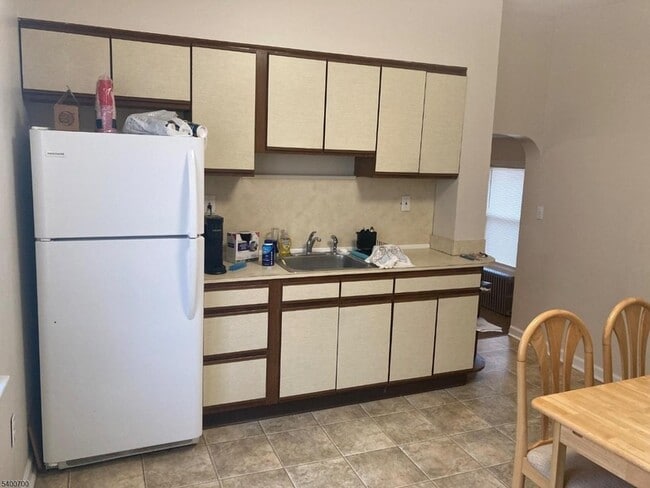 Building Photo - 132 Stevens Ave