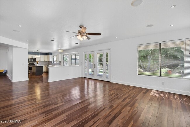 Building Photo - 3241 S Horizon Pl