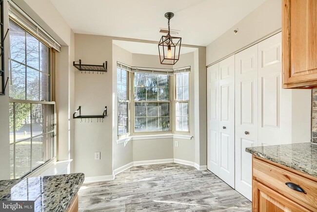 Building Photo - 201 Star Pointe Ct