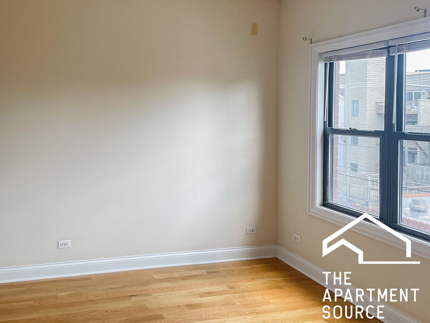 Building Photo - 3231 N Kenmore Ave