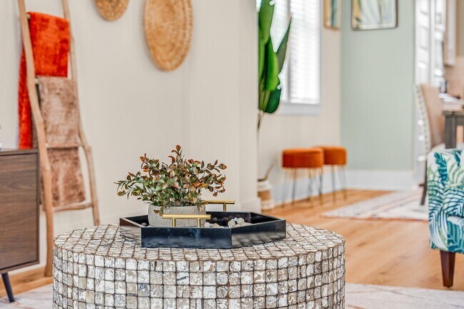 Building Photo - 79 Grande Pointe Dr