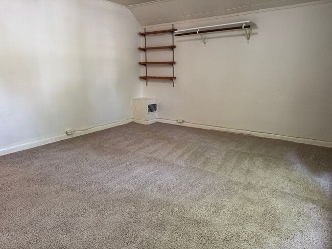 Building Photo - 721 W Olin Ave