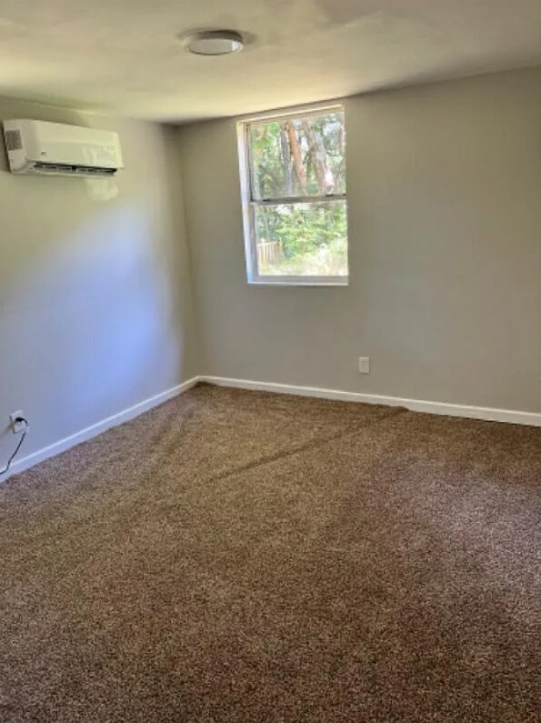 Building Photo - 3359 Columbus Ave