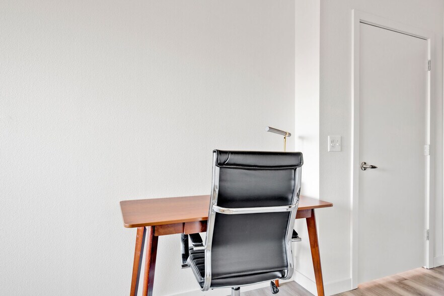 Building Photo - 1530 Belmont Ave