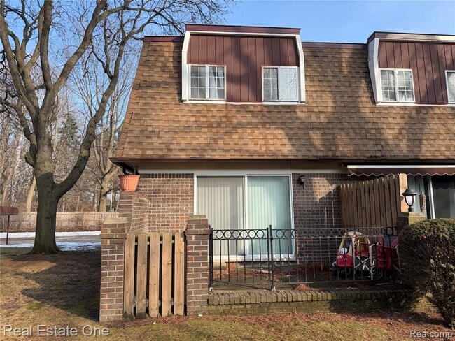 Building Photo - 37035 E Aragona Dr