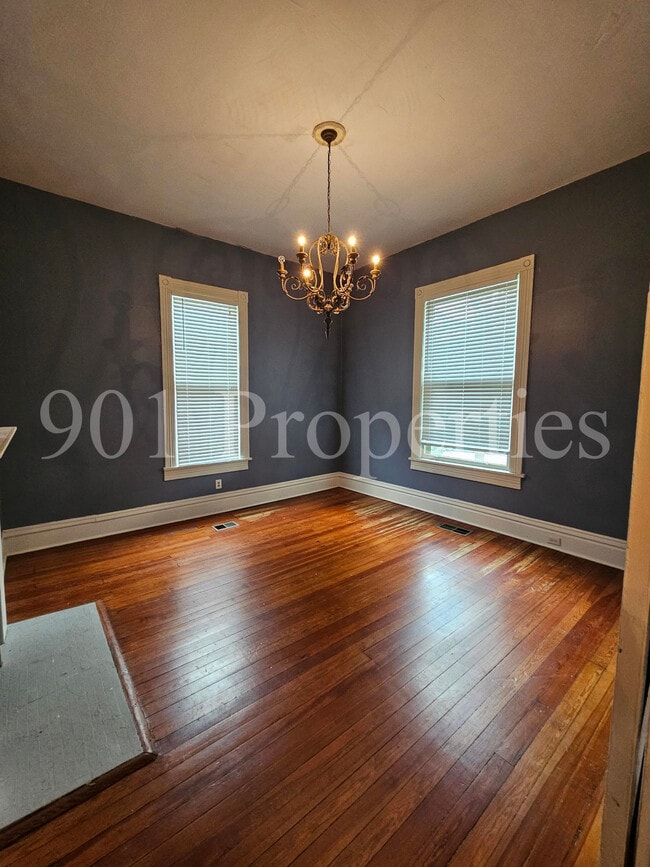 Building Photo - 59 S Cox St