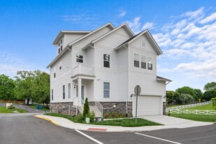 Building Photo - 43822 Jenkins Ln